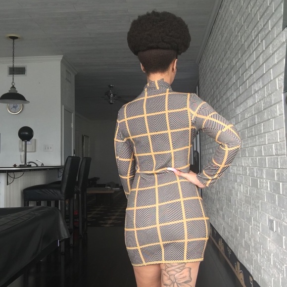 🙅🏻‍♀️ SOLD OUT Crispy Patterned Bodycon Dress - Picture 4 of 6